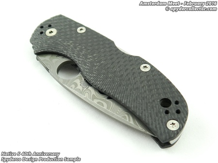 spyderco_amsterdammeet2016_productionsample_native5040thanniversary_closed_lanyardhole